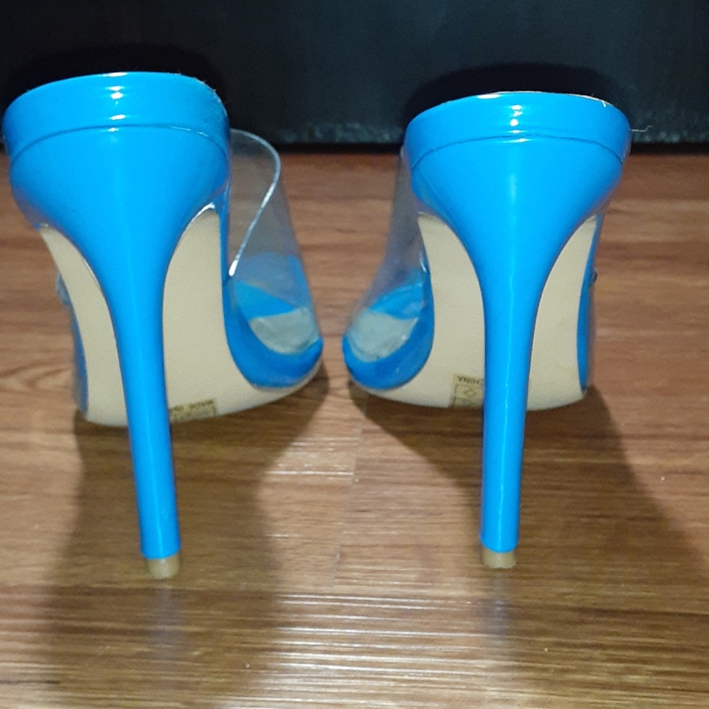 Heels - Picture 3 of 3